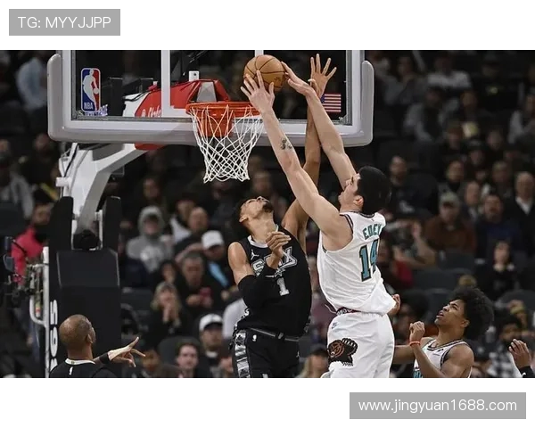 2017季后赛灰熊与马刺激战回顾：经典对决与战术较量的精彩瞬间